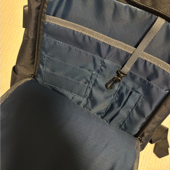 HP Black Backpack - Picture 4 of 11